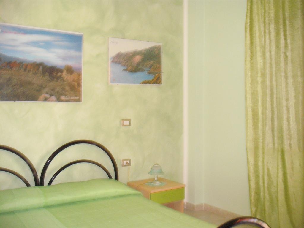 Domu De Palla- Iun-E5167 Bauladu Стая снимка