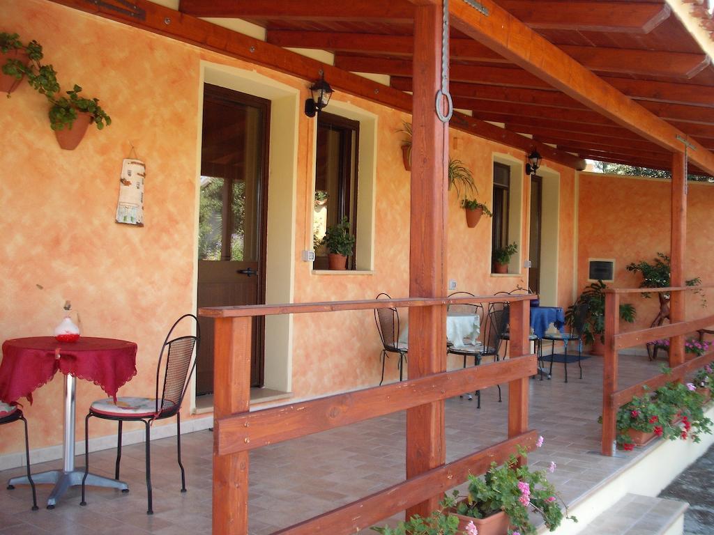 Domu De Palla- Iun-E5167 Bauladu Стая снимка